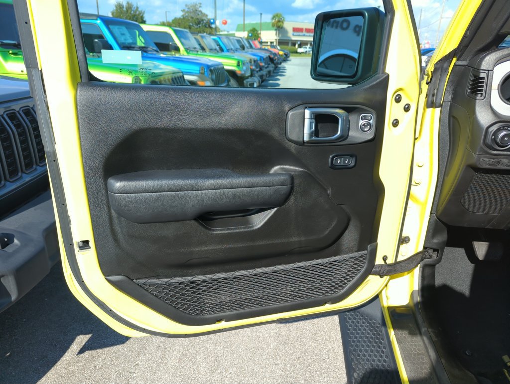 Used 2024 Jeep Wrangler Unlimited Sport AWD/4WD image 17