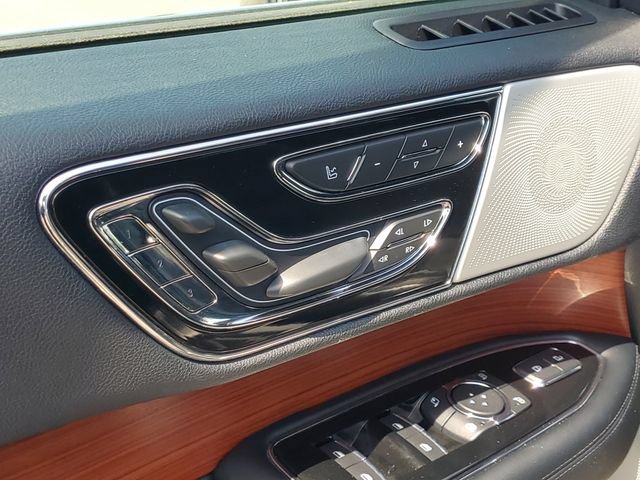 Used 2019 Lincoln Navigator Reserve AWD/4WD image 12