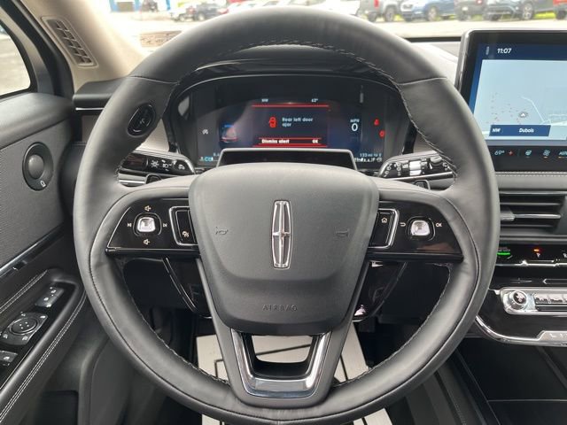 New 2025 Lincoln Corsair Reserve w/ Equipment Group 202A AWD/4WD image 15