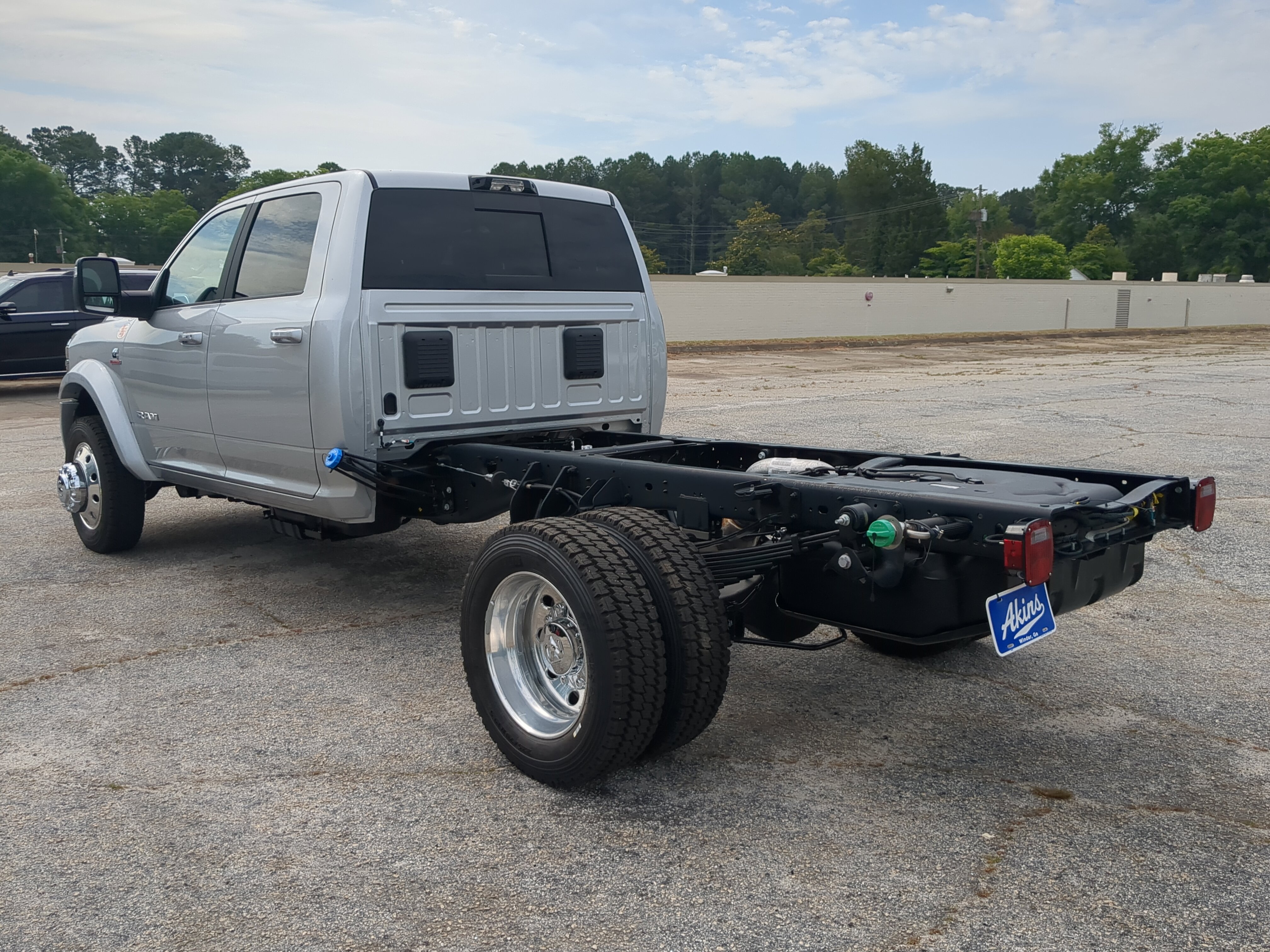 New 2026 RAM 4500 4x4 Crew Cab DRW image 5