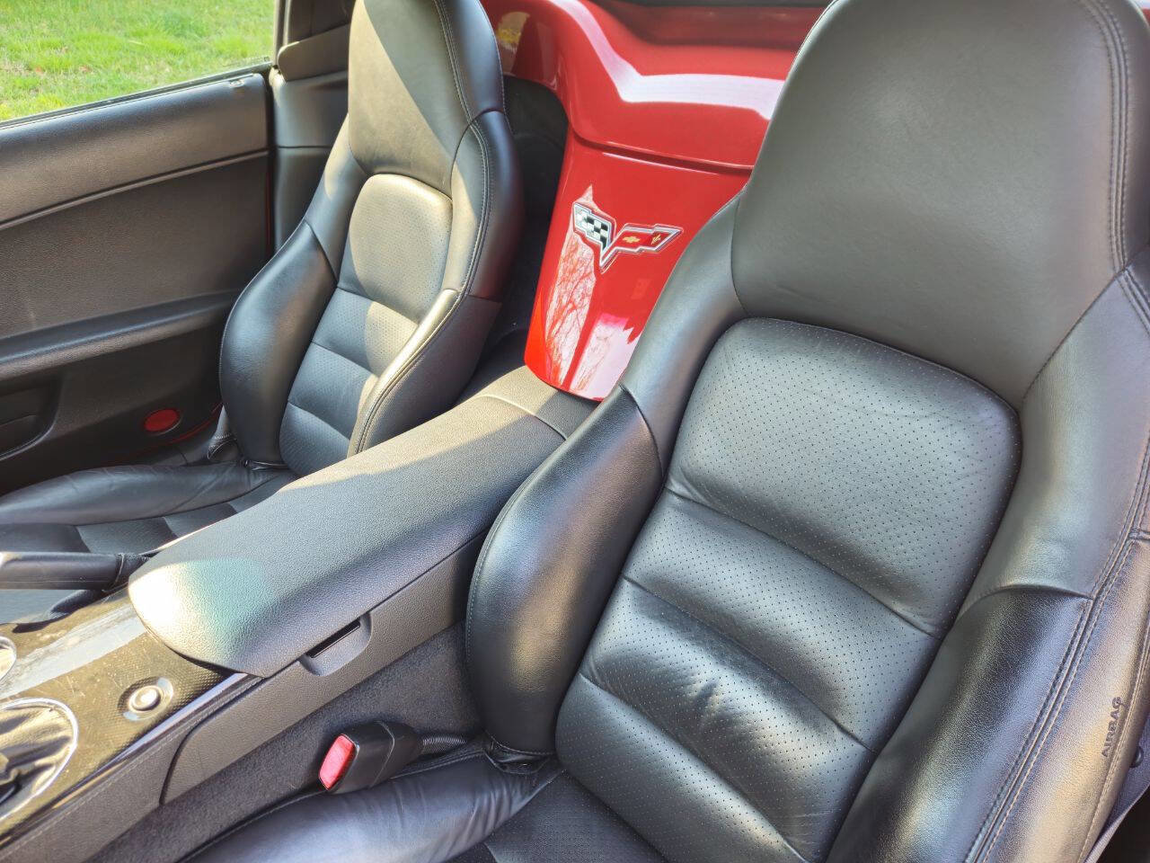 Used 2008 Chevrolet Corvette Base 2dr Convertible w/ Preferred Equipment Group image 17