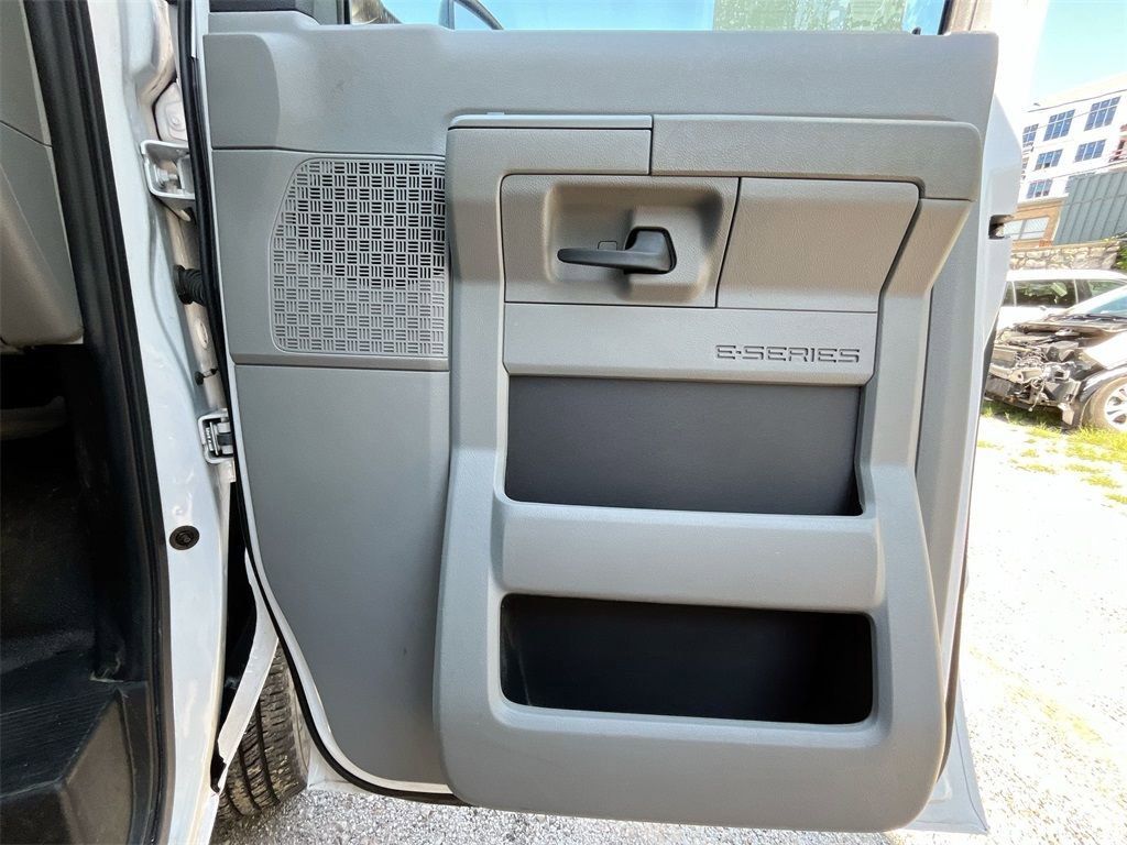 Used 2023 Ford E-450 and Econoline 450 Super Duty w/ Driver's Safety Package RWD image 28