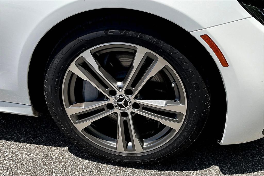 Used 2022 Mercedes-Benz E 350 Sedan image 12