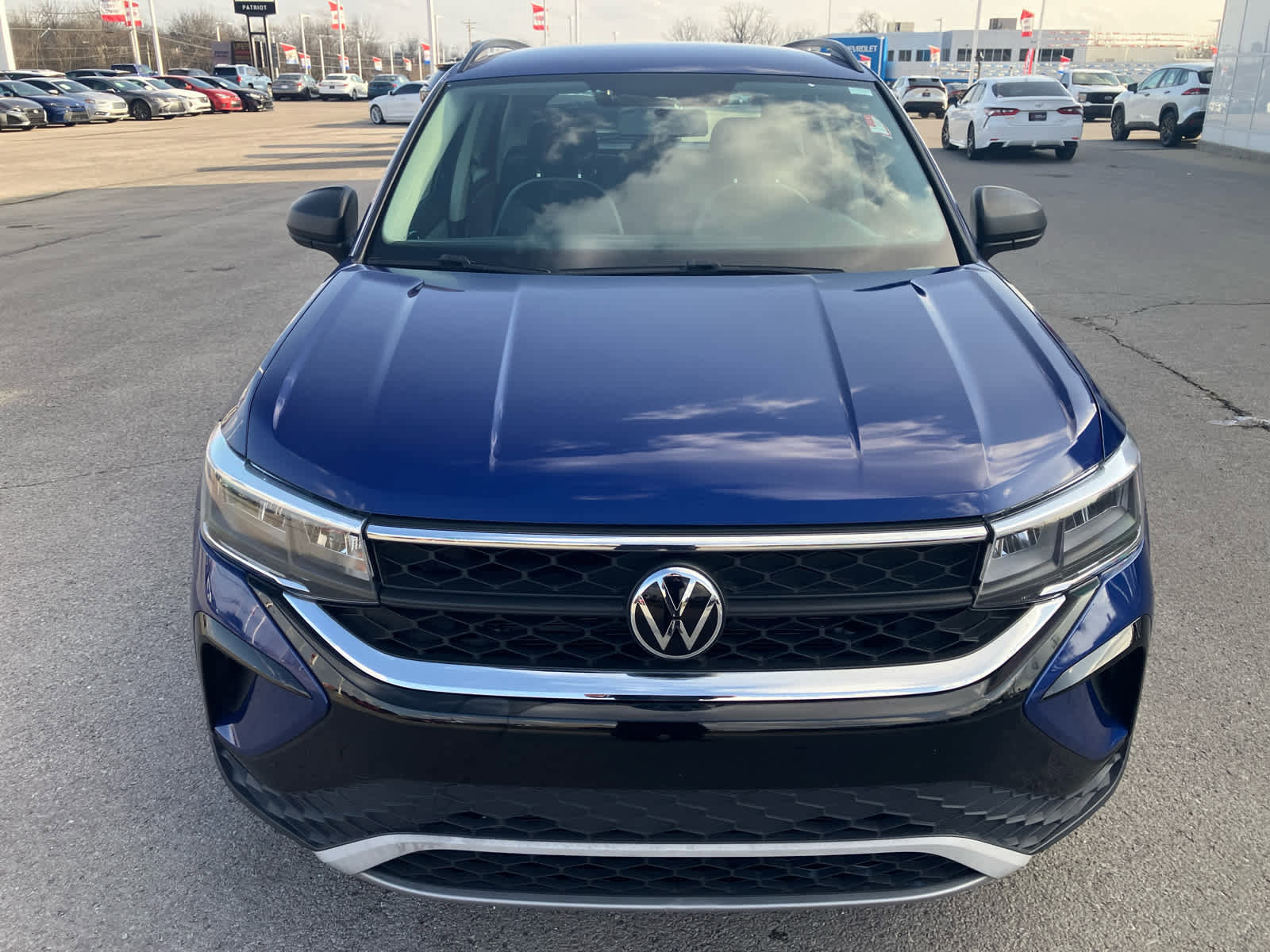 Used 2022 Volkswagen Taos S image 2