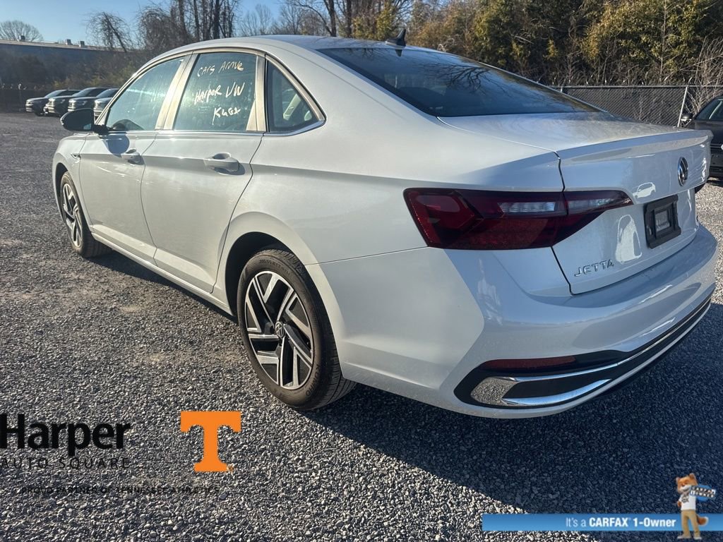 Used 2024 Volkswagen Jetta SEL image 2