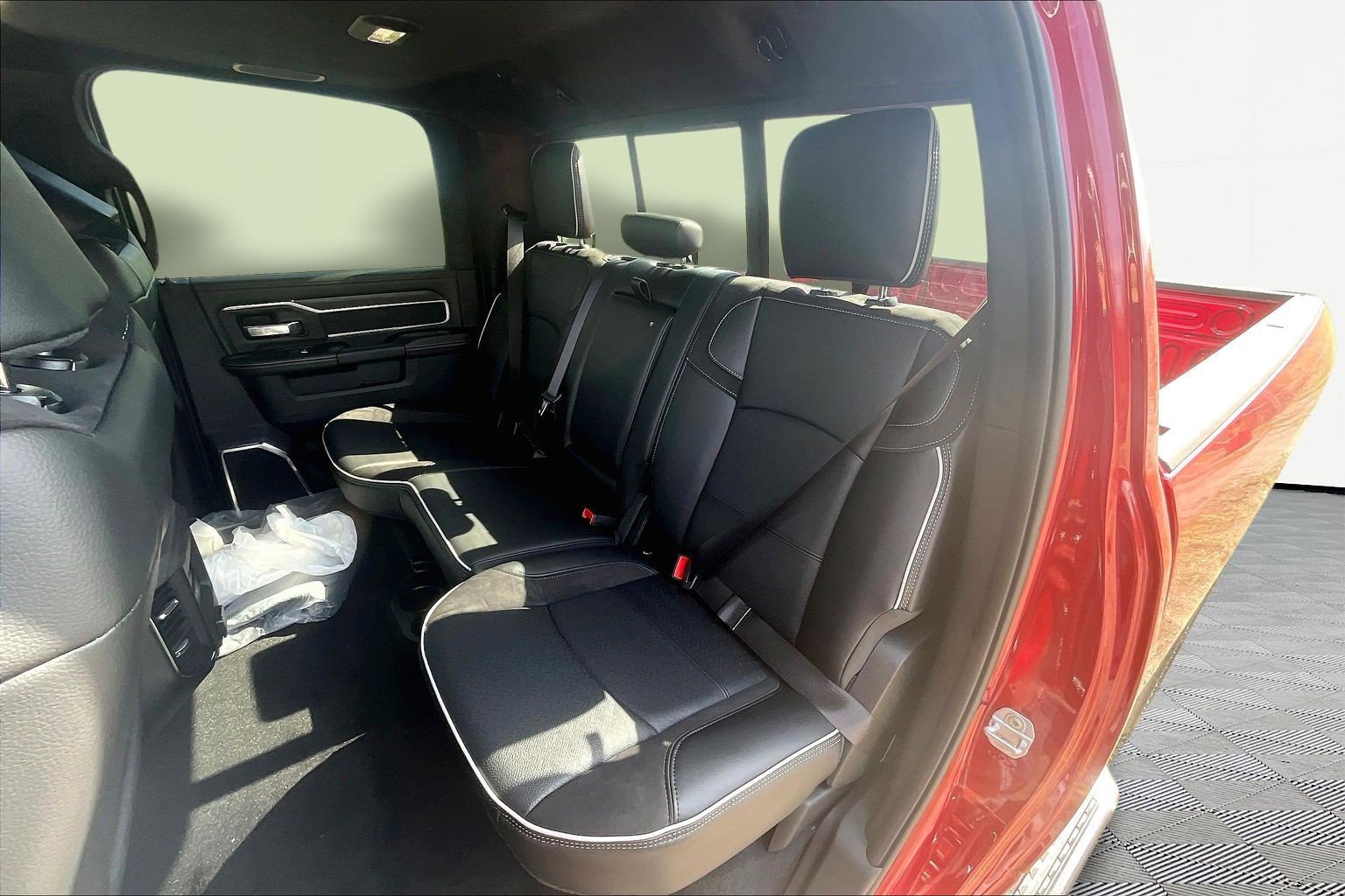 New 2026 RAM 2500 Laramie AWD/4WD image 18