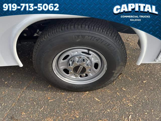 New 2026 Ford F250 XL w/ XL Chrome Package RWD image 15