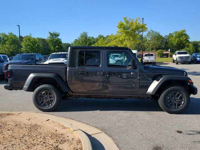 New 2025 Jeep Gladiator Sport AWD/4WD image 3