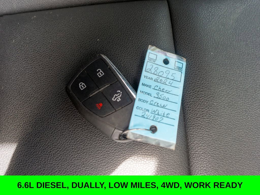 Used 2024 Chevrolet Silverado 3500 W/T image 29