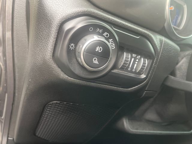 Used 2021 Jeep Gladiator Overland image 16