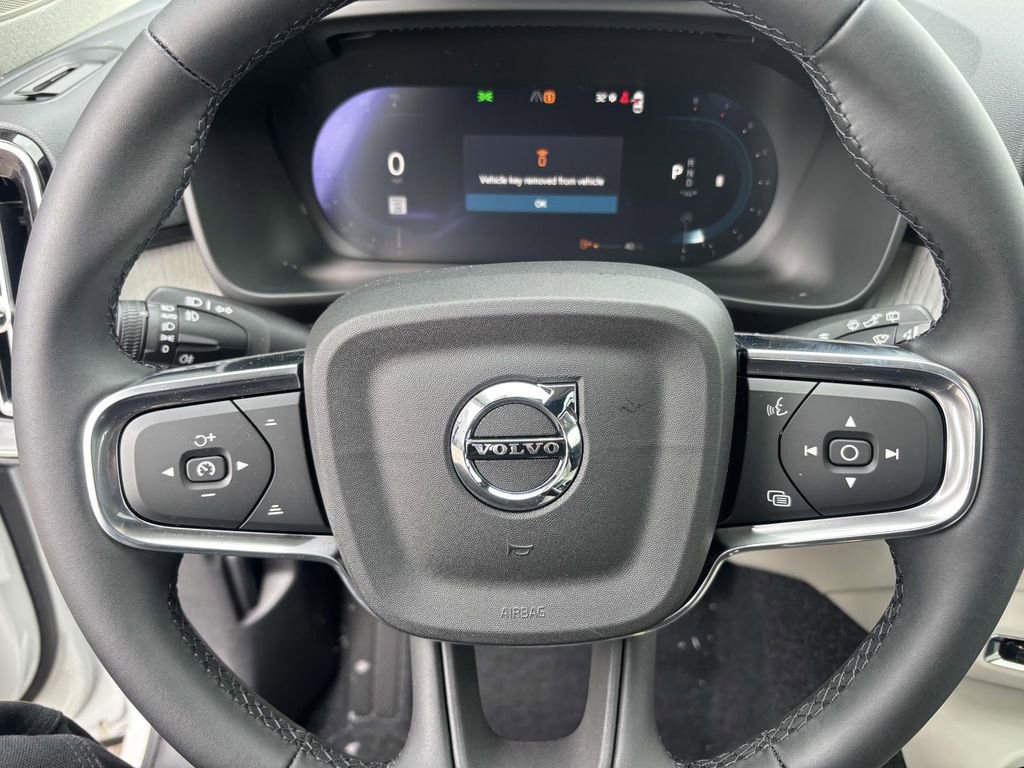 Used 2025 Volvo XC40 B5 Plus w/ Protection Package Premier image 16