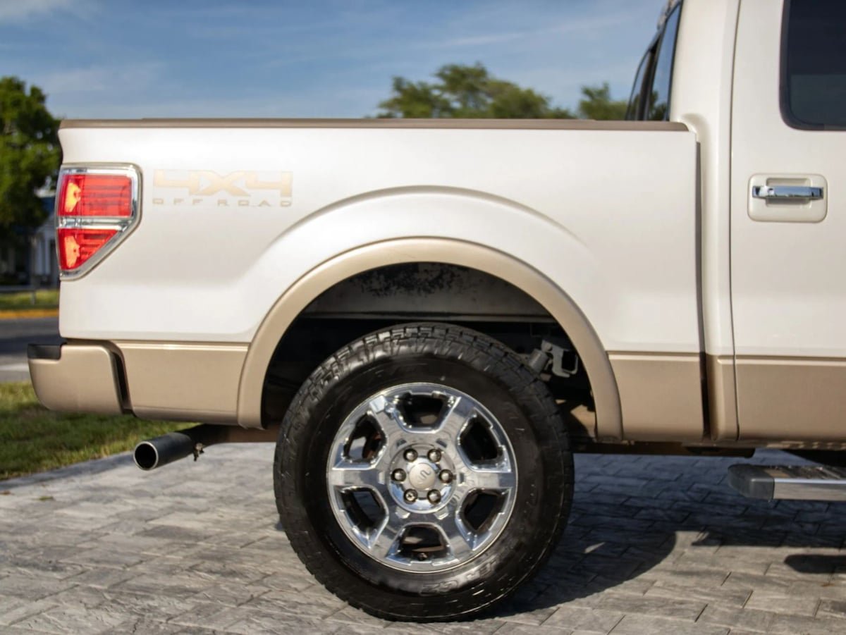 Used 2013 Ford F150 King Ranch w/ King Ranch Luxury Pkg AWD/4WD image 19