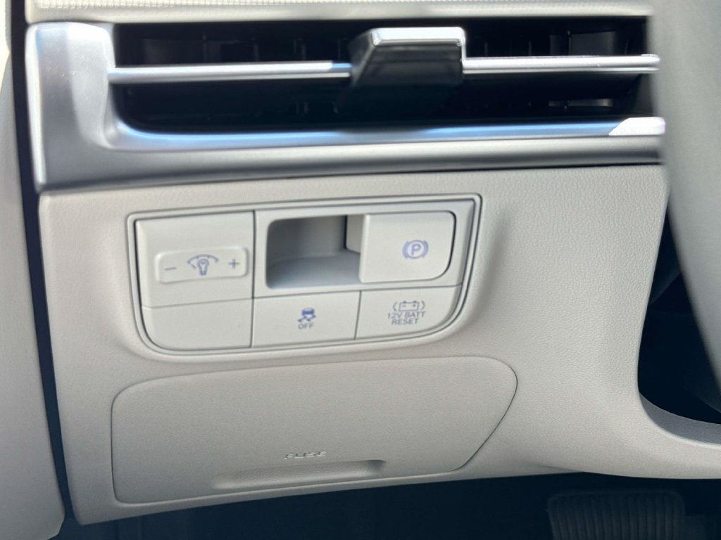 New 2026 Hyundai Tucson Blue SE FWD image 28