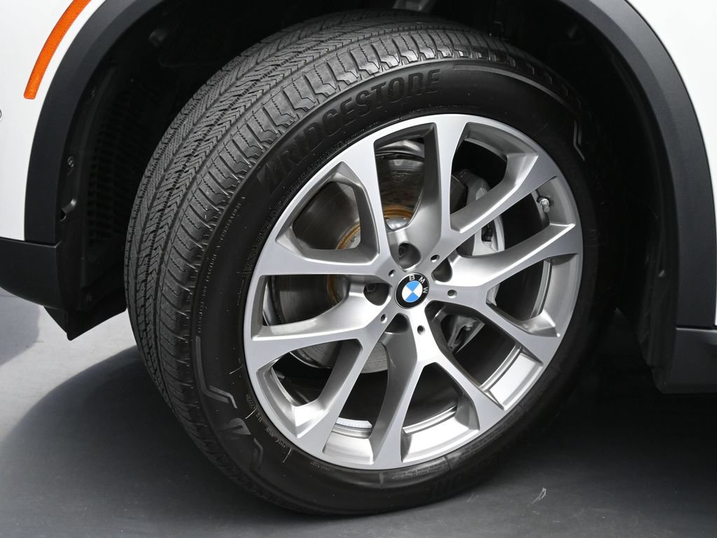 Used 2024 BMW X5 xDrive40i w/ Premium Package AWD/4WD image 23