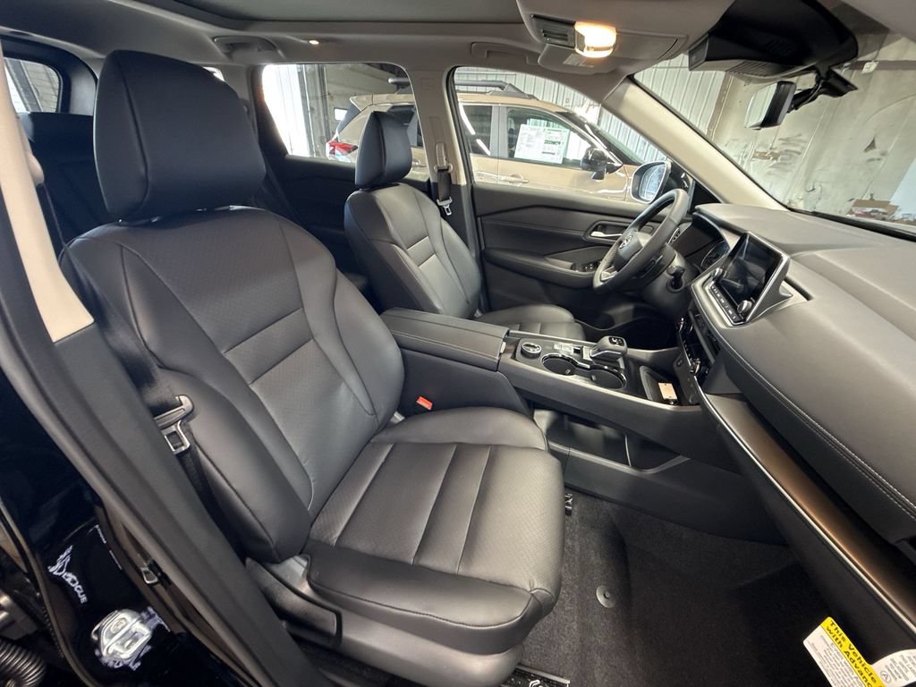 New 2026 Nissan Rogue Dark Armor AWD/4WD image 25