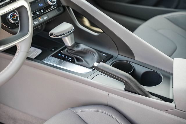 New 2026 Hyundai Elantra Sport FWD image 25