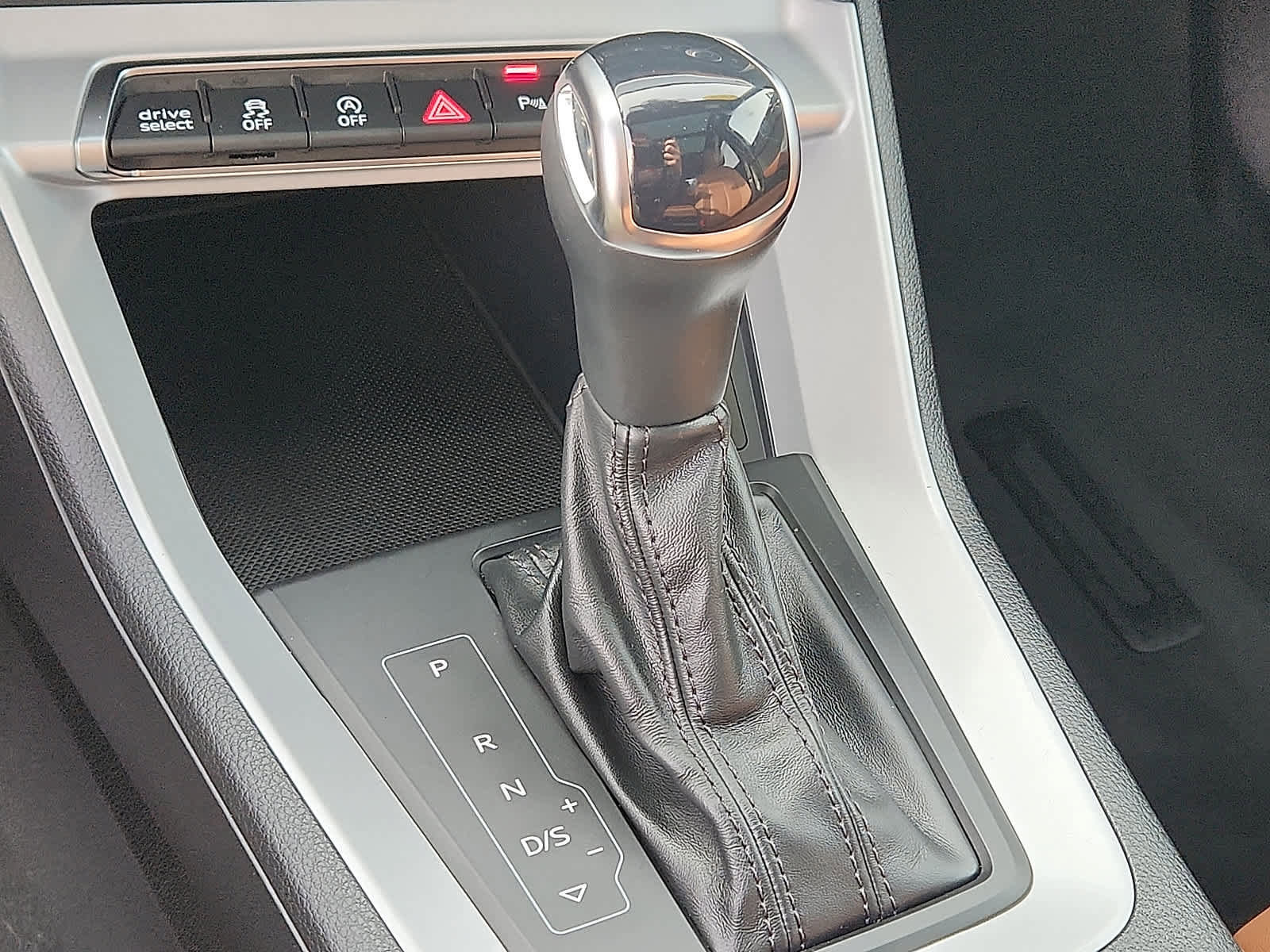 Used 2025 Audi Q3 2.0T Premium image 16