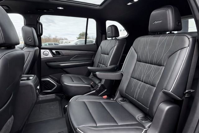 Used 2025 Buick Enclave Avenir w/ Super Cruise Package image 20