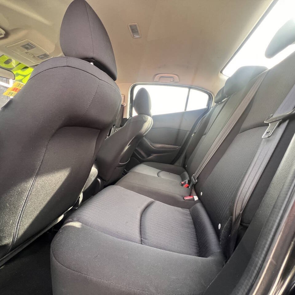 Used 2016 MAZDA MAZDA3 i Sport FWD image 19