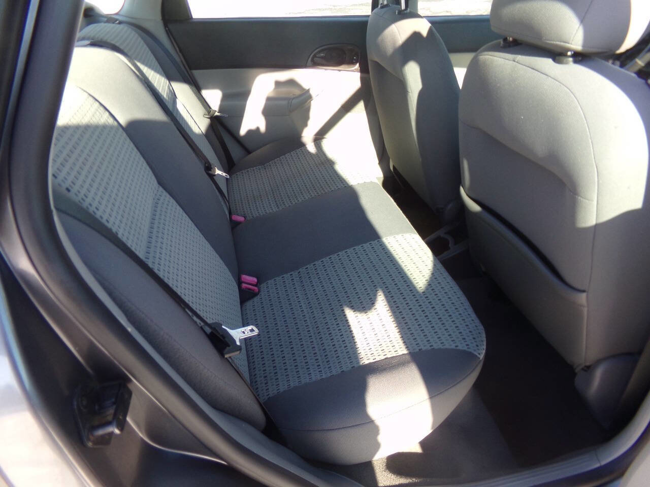 Used 2006 Ford Focus SE image 21