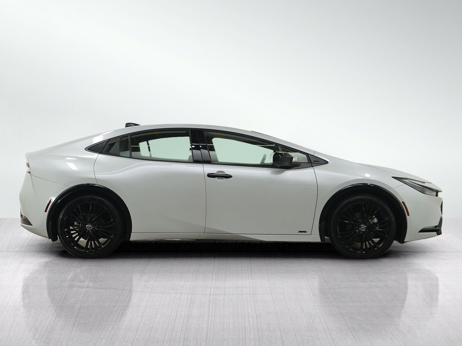 Used 2025 Toyota Prius AWD image 6