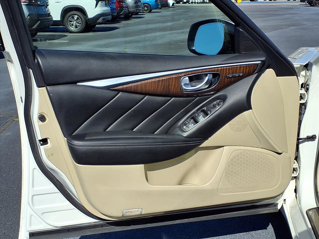 Used 2014 INFINITI Q50 Premium w/ Deluxe Touring Package image 4