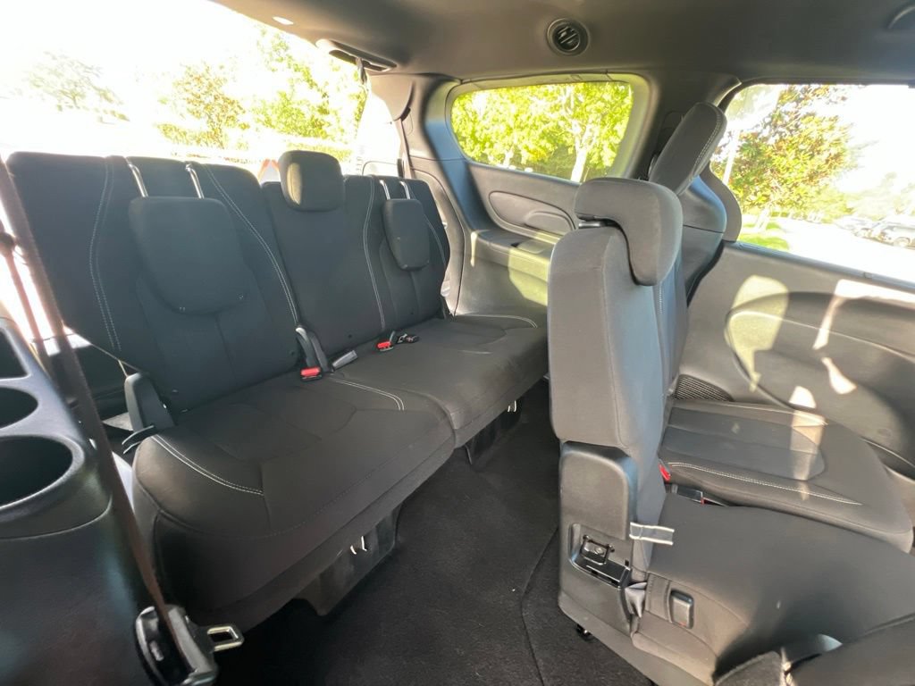 Used 2021 Chrysler Pacifica Touring w/ S Appearance Package FWD image 26