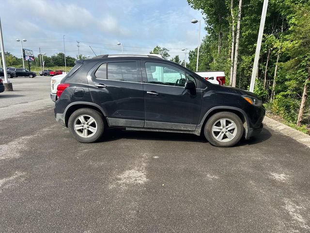 Used 2020 Chevrolet Trax LT w/ LT Convenience Package FWD image 3