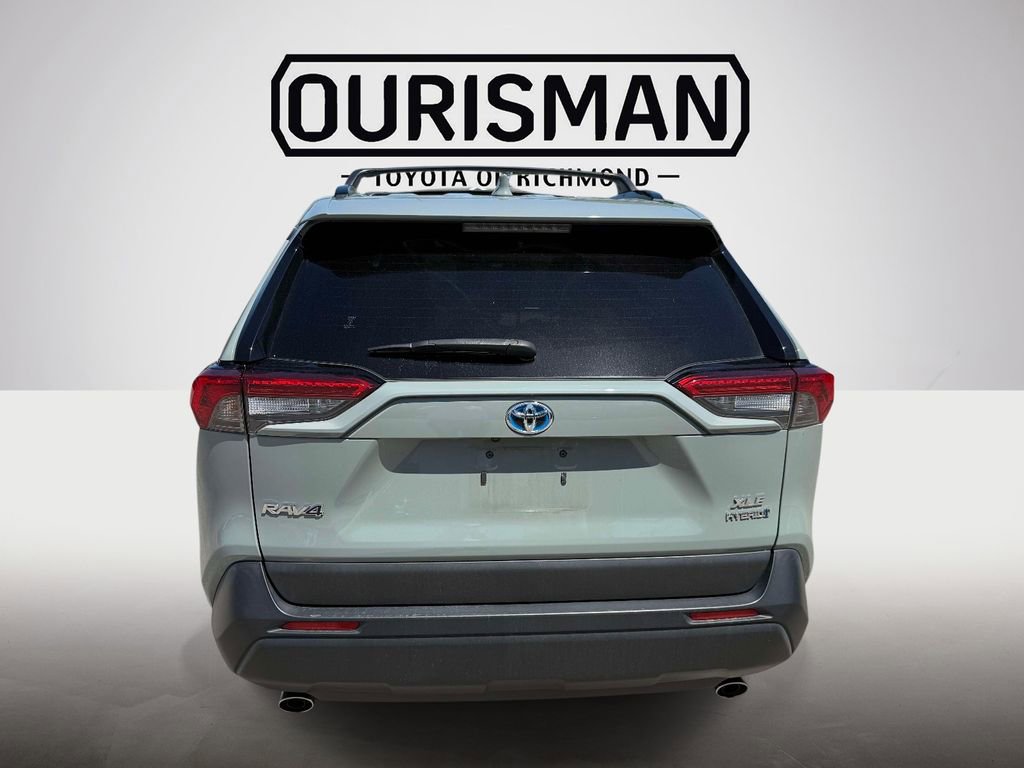 Used 2022 Toyota RAV4 XLE Premium AWD/4WD image 6