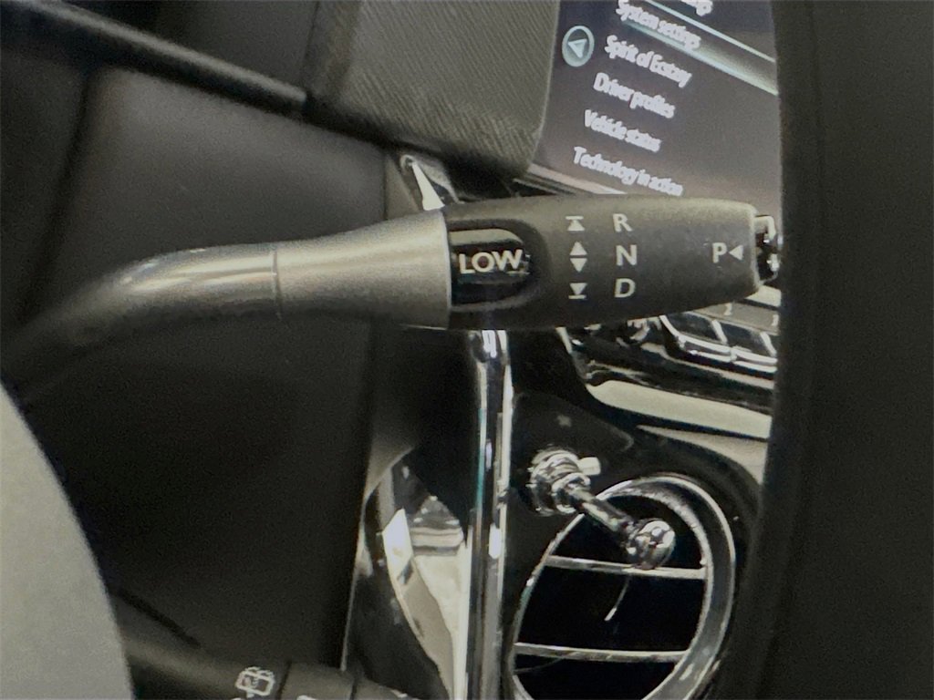 Used 2024 Rolls-Royce Cullinan image 17