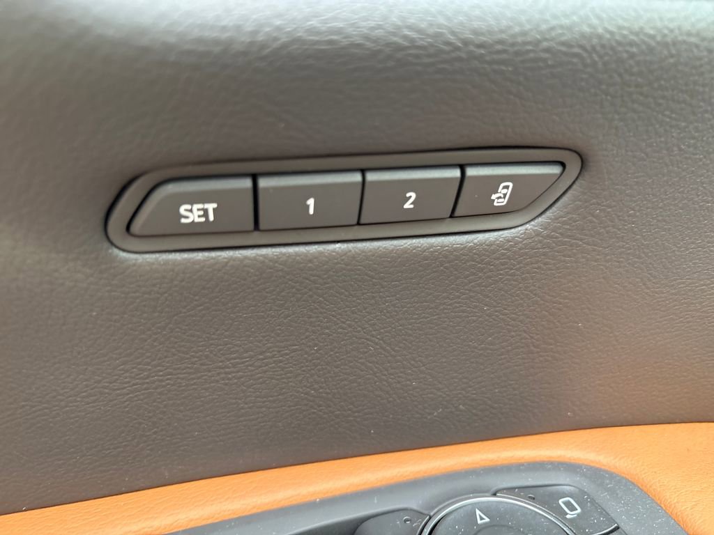 Used 2025 Cadillac XT5 Premium Luxury w/ Technology Package image 14