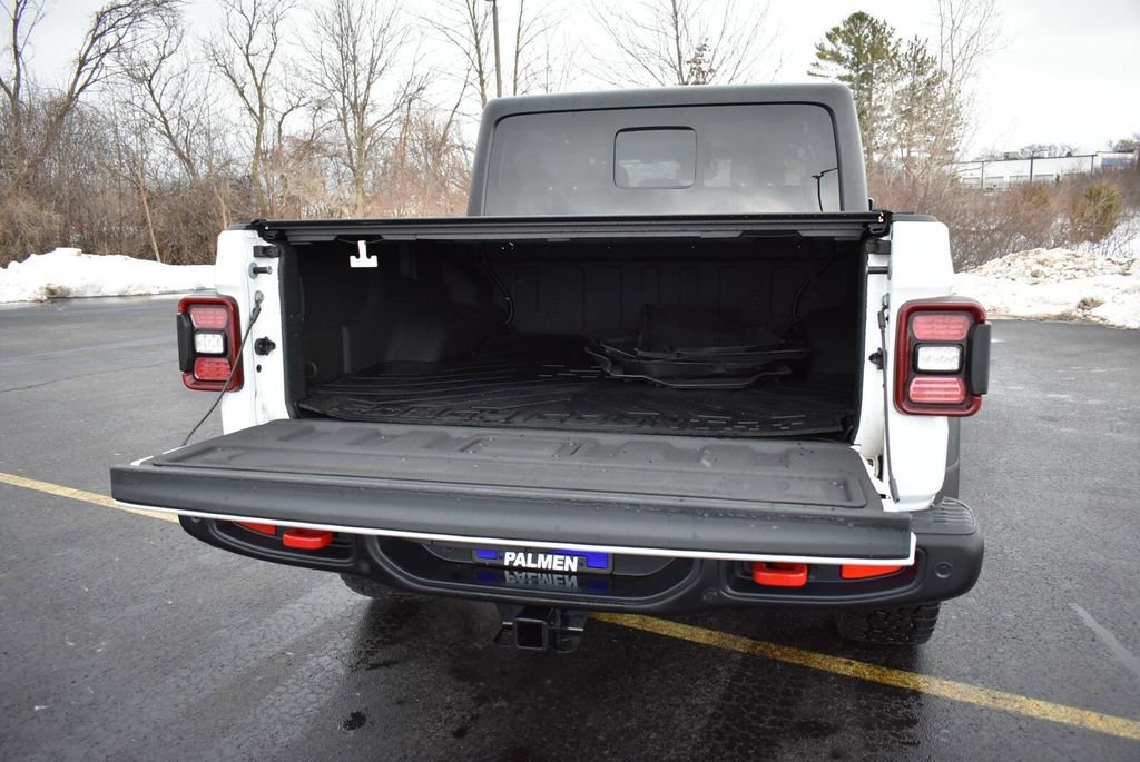 Used 2024 Jeep Gladiator Rubicon w/ Technology Group image 31