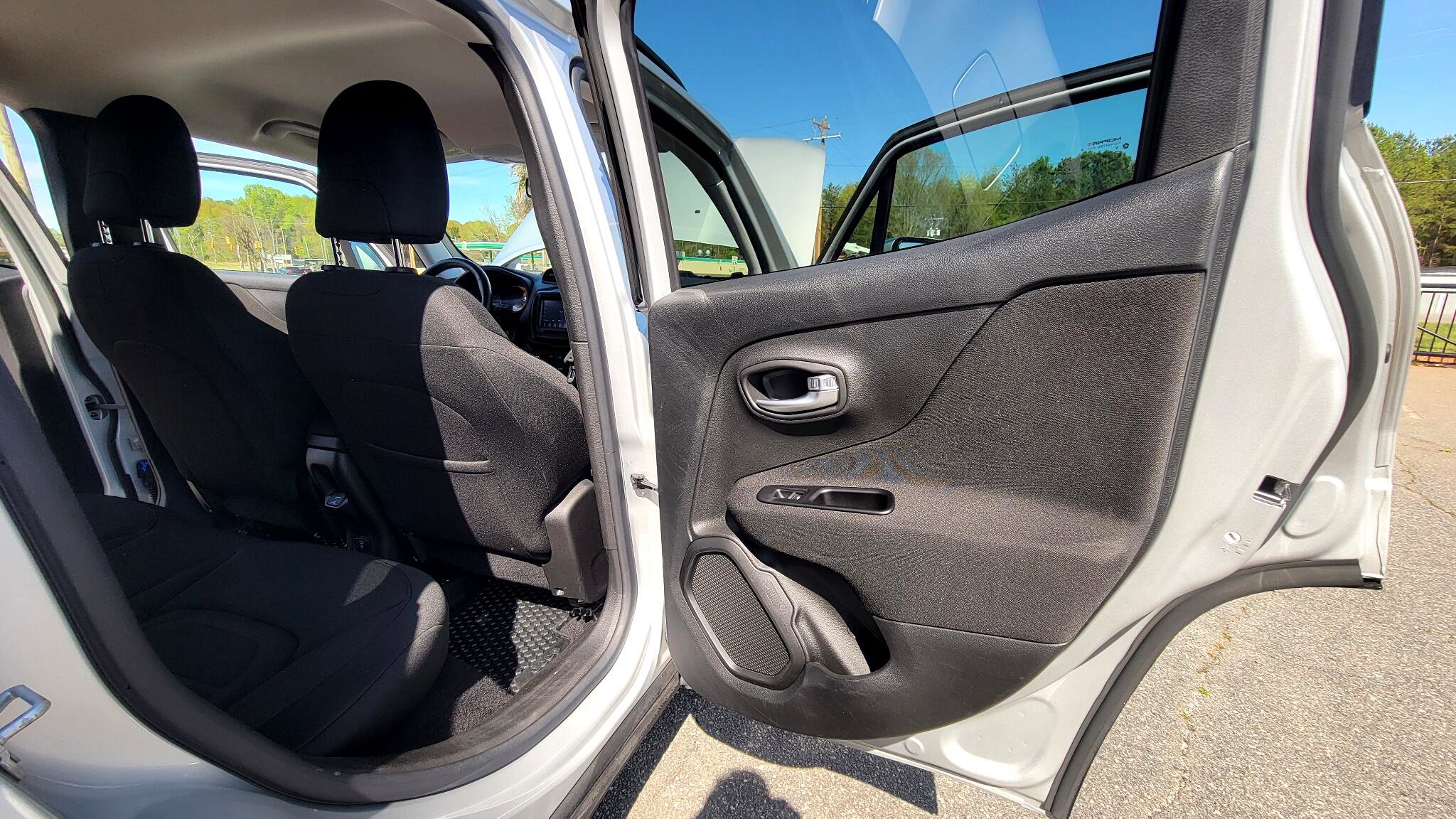 Used 2021 Jeep Renegade Latitude w/ Convenience Group image 42