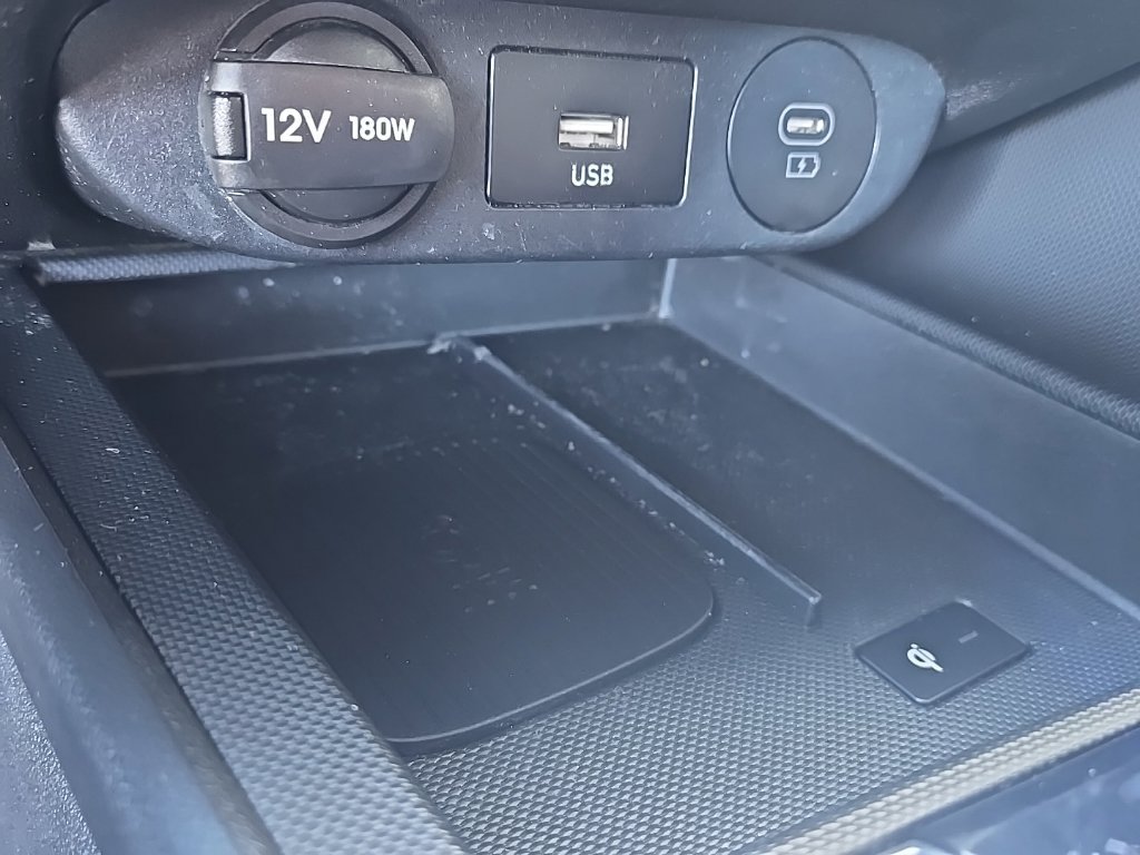 Used 2024 Hyundai Elantra Limited FWD image 29
