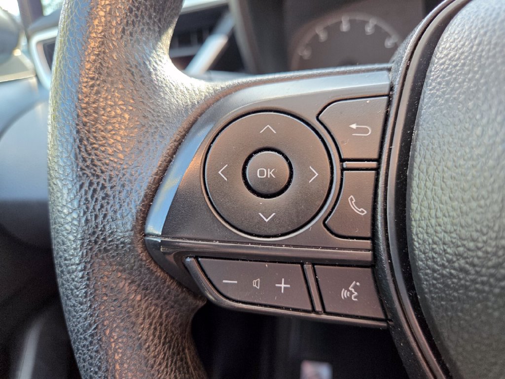Used 2025 Toyota Corolla LE FWD image 13