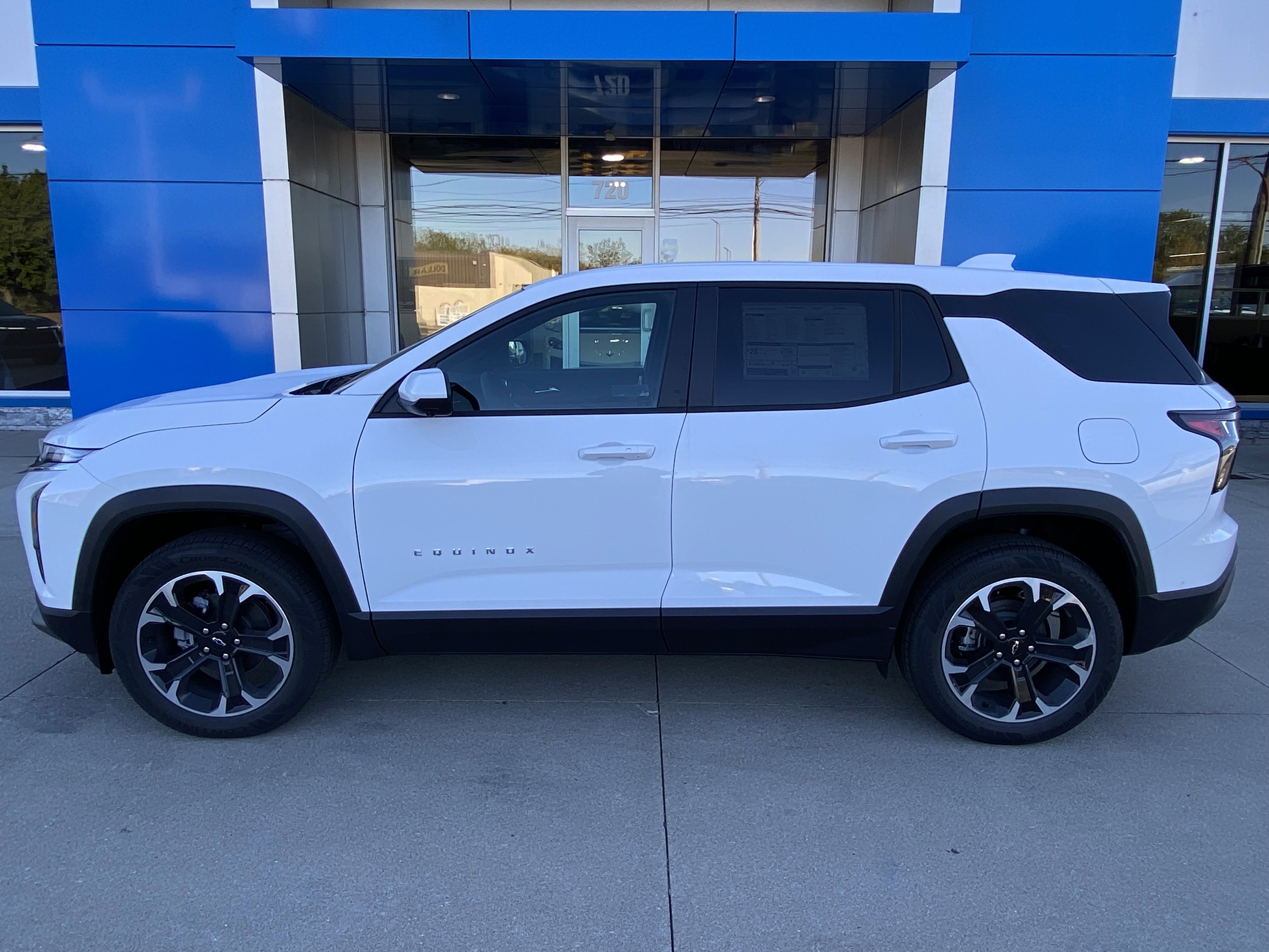 New 2026 Chevrolet Equinox LT w/ Convenience Package II image 18