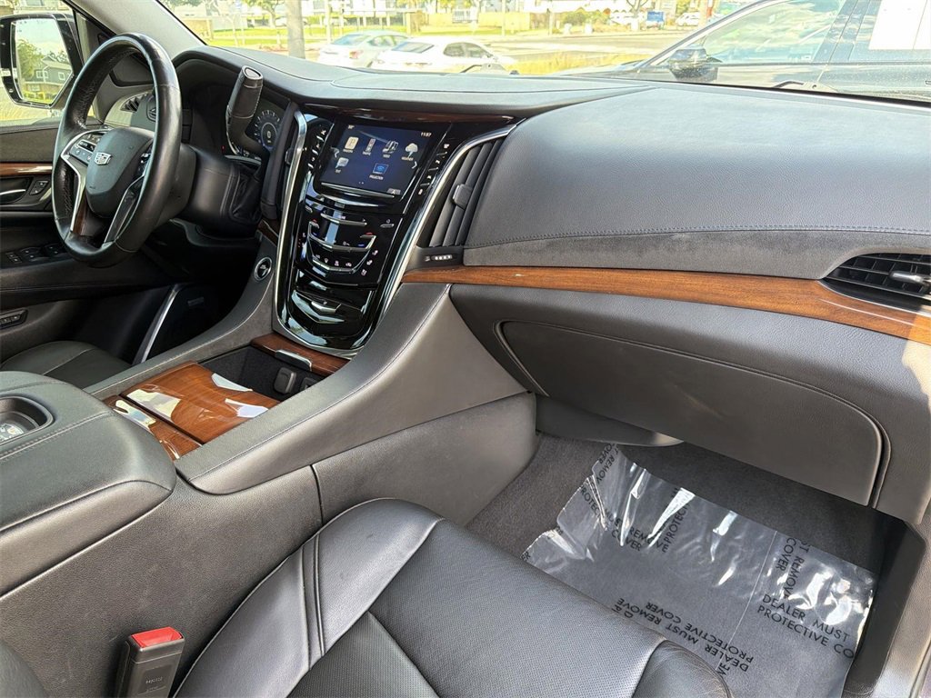 Used 2016 Cadillac Escalade ESV Premium image 34