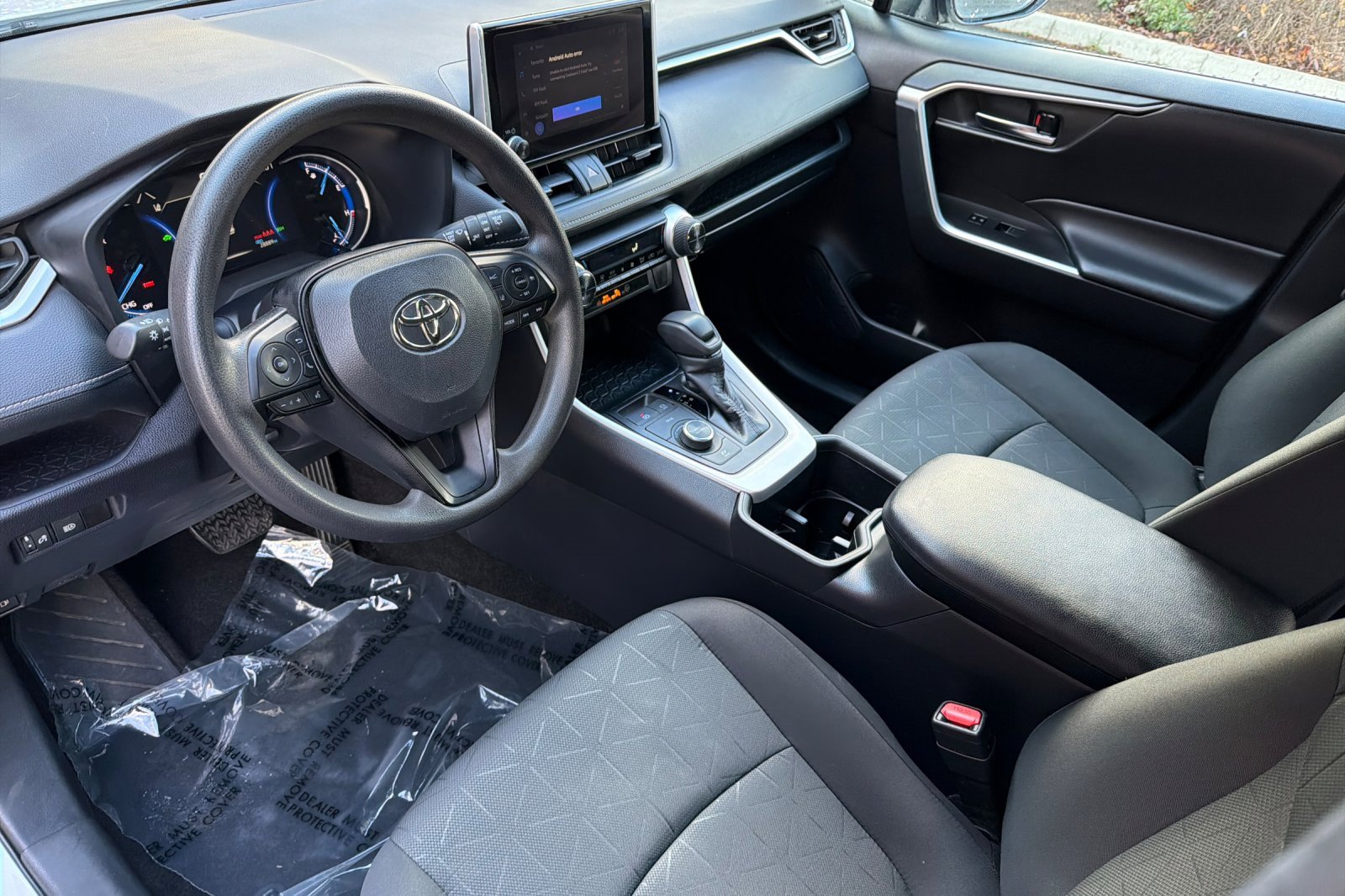 Used 2024 Toyota RAV4 XLE image 10