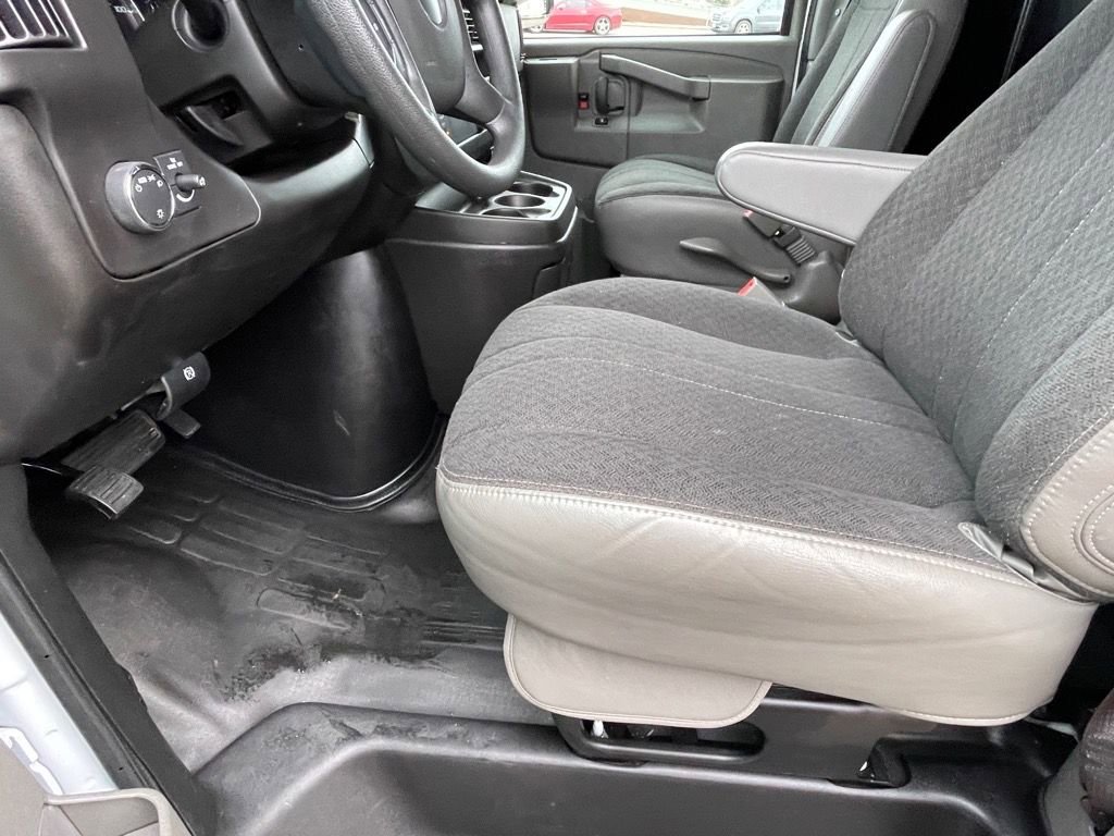 Used 2024 Chevrolet Express 2500 Work Van w/ Driver Convenience Package image 18