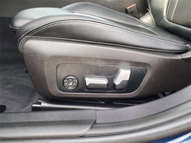 Used 2023 BMW 330i xDrive Sedan w/ Premium Package image 6