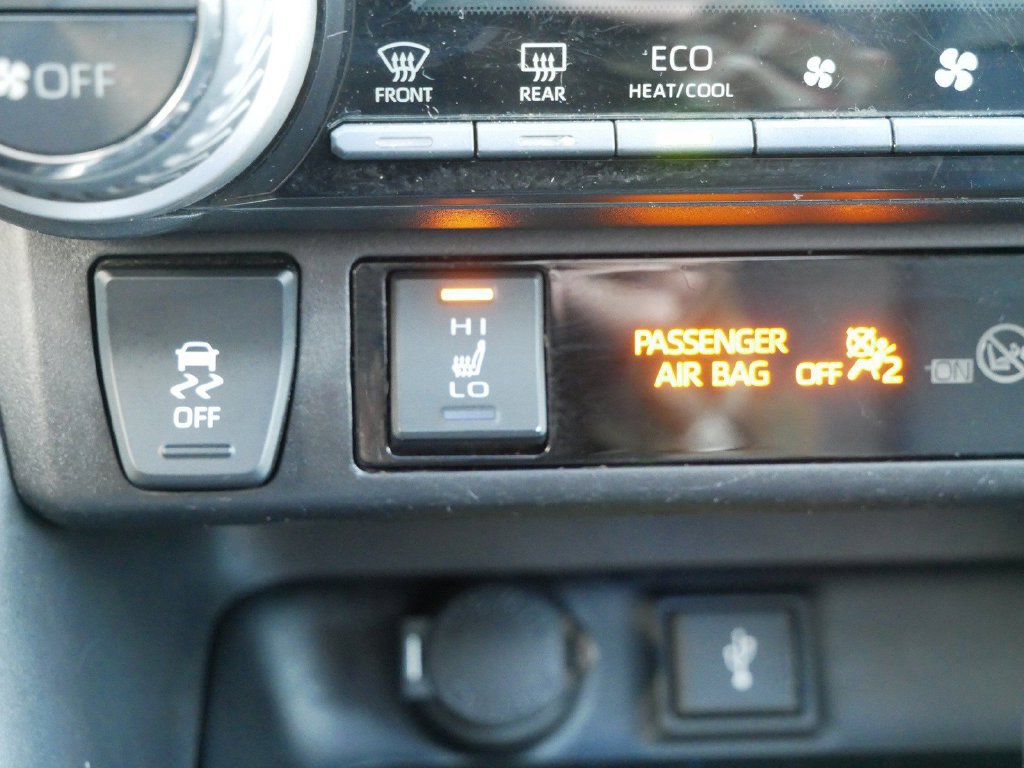 Used 2020 Toyota RAV4 XSE AWD/4WD image 23