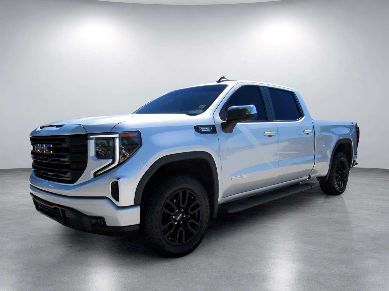Used 2022 GMC Sierra 1500 Elevation w/ Preferred Package AWD/4WD image 3