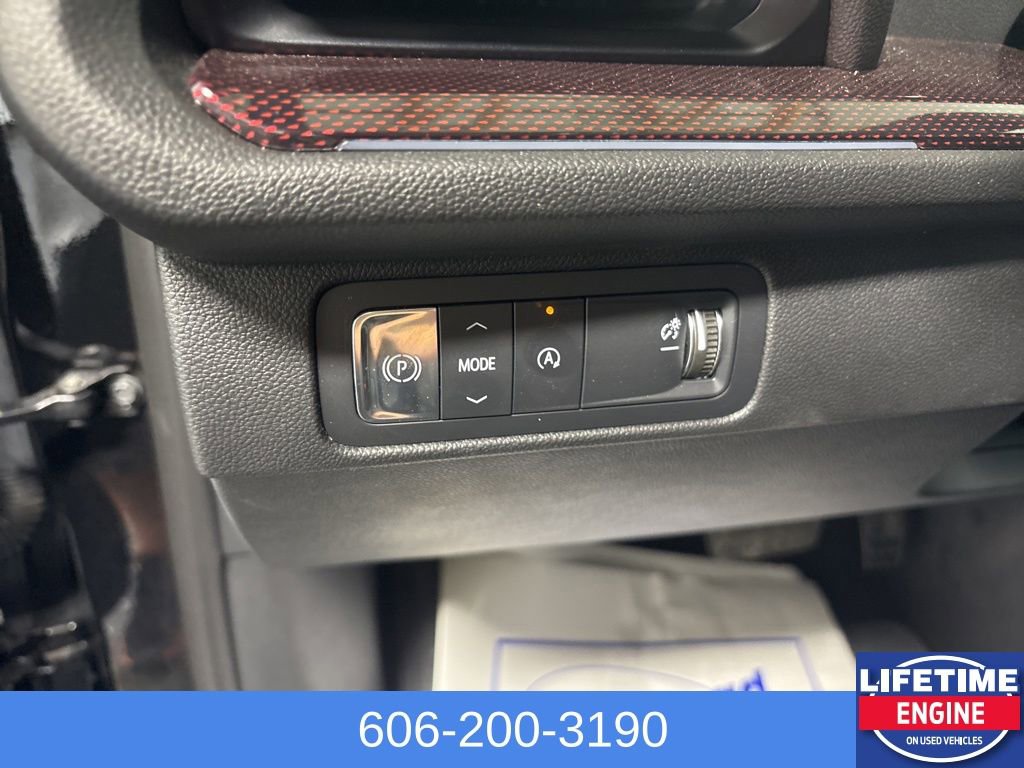 Used 2024 Chevrolet Traverse RS image 11