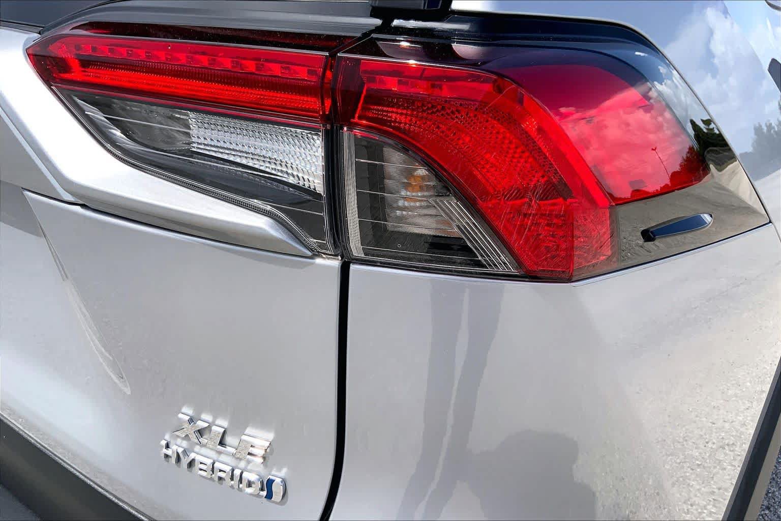 Used 2024 Toyota RAV4 XLE AWD/4WD image 29