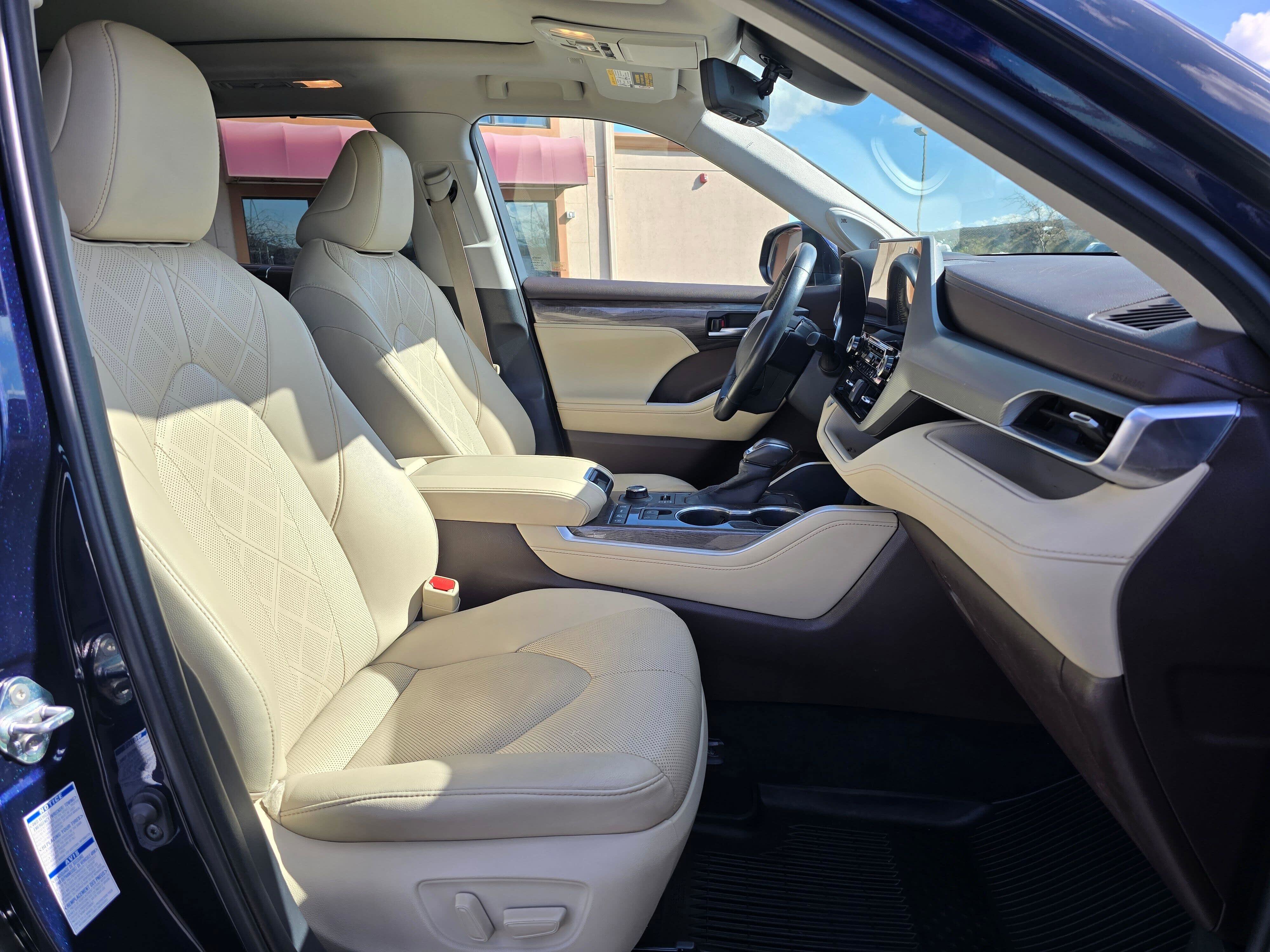 Used 2020 Toyota Highlander Platinum image 14