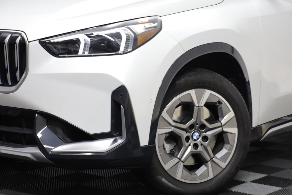 Certified 2023 BMW X1 xDrive28i w/ Convenience Package AWD/4WD image 3