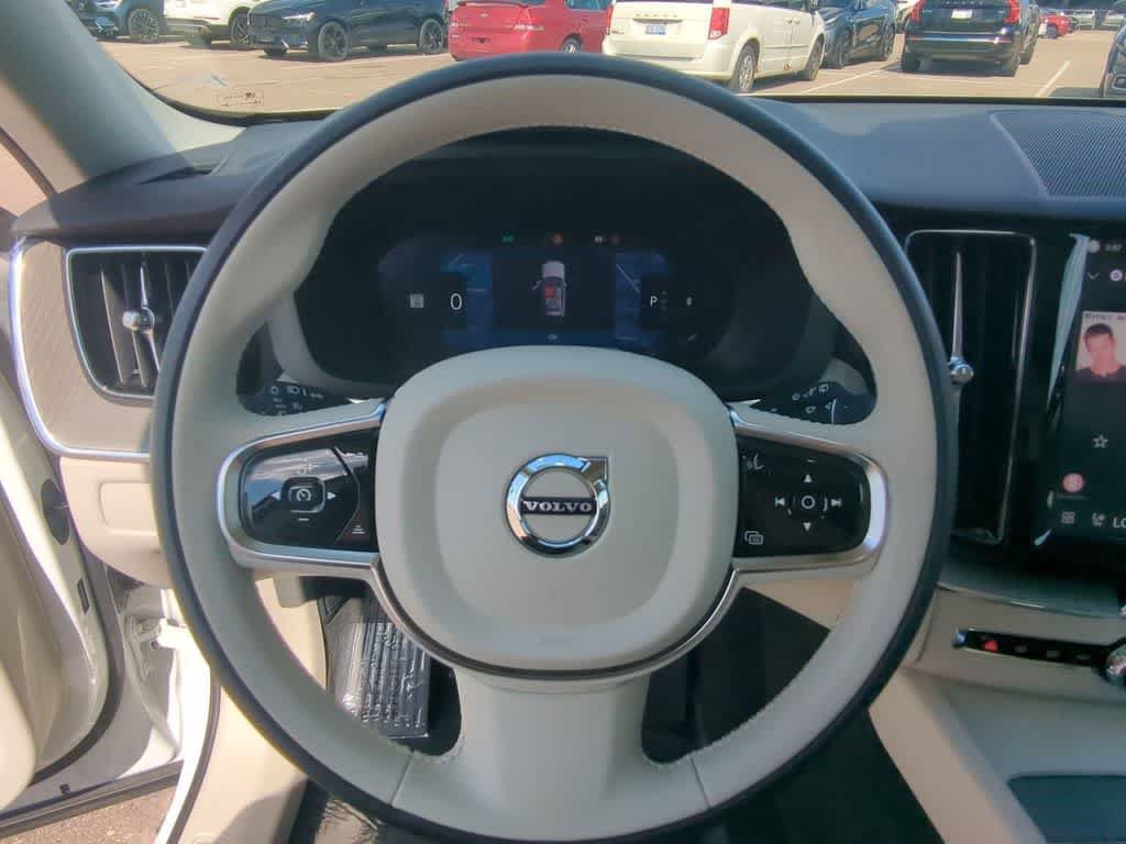 Certified 2024 Volvo XC60 B5 Plus AWD/4WD image 21