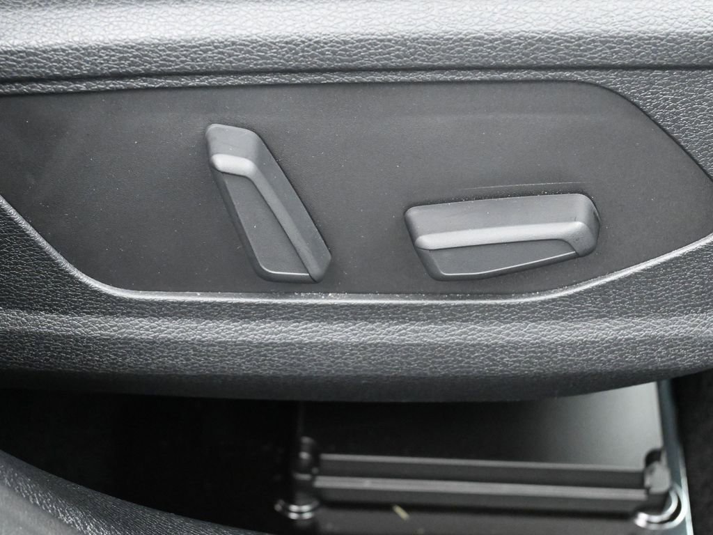 Used 2025 Kia Sportage SX image 38