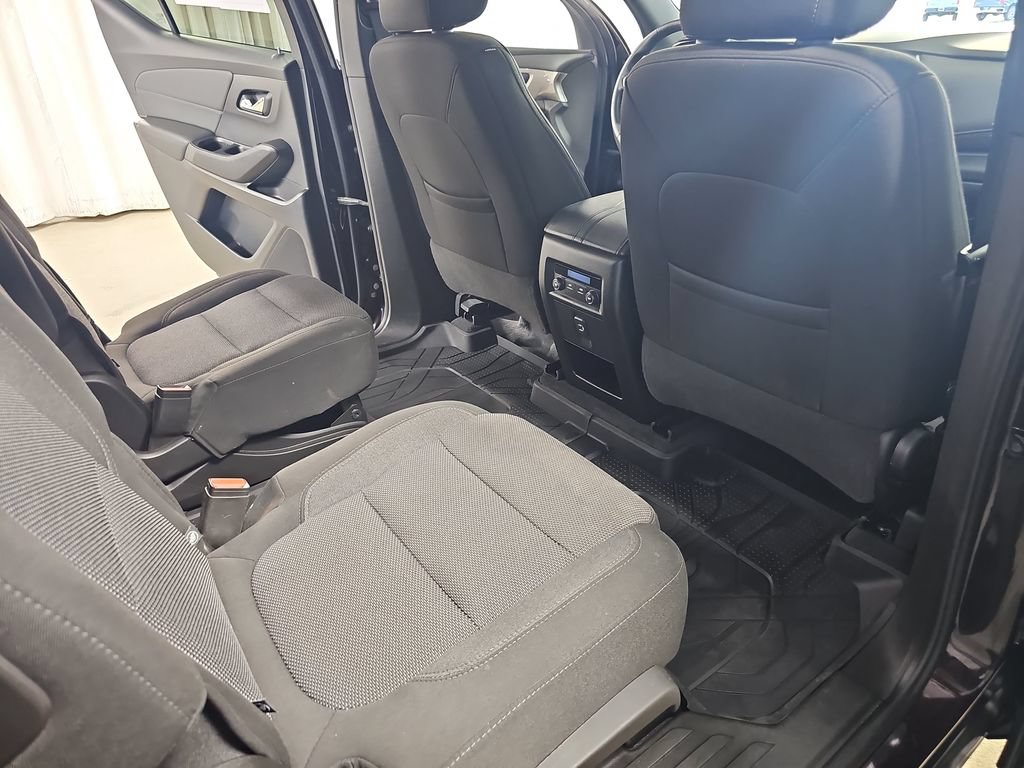 Certified 2023 Chevrolet Traverse LT FWD image 14