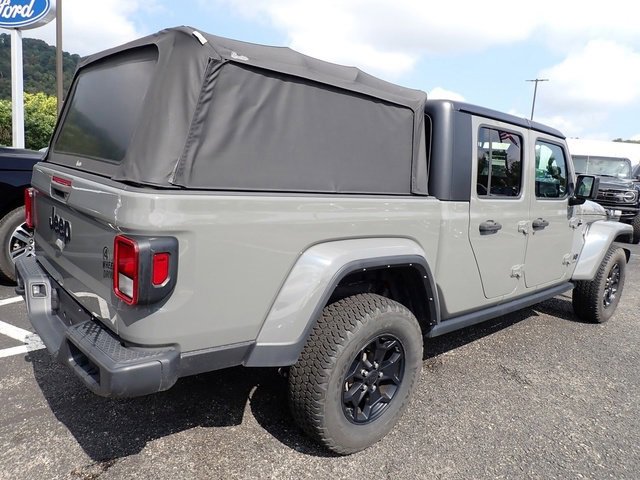 Used 2022 Jeep Gladiator Willys image 8